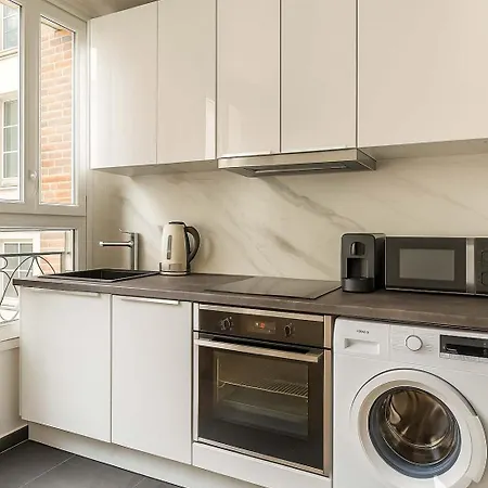 Signature Champs Elysees Ac By Melvane Apartment