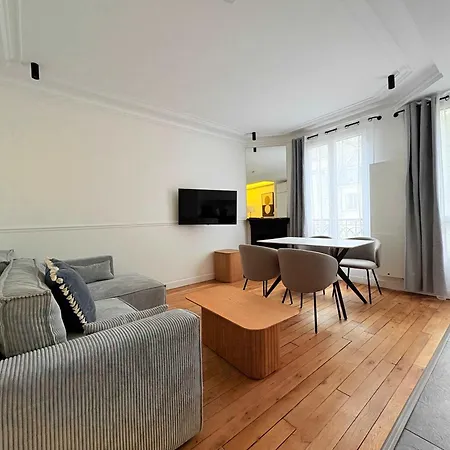 Signature Champs Elysees Ac By Melvane Apartment