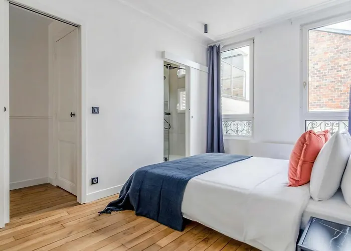 Golden Triangle Ac By Melvane Paris